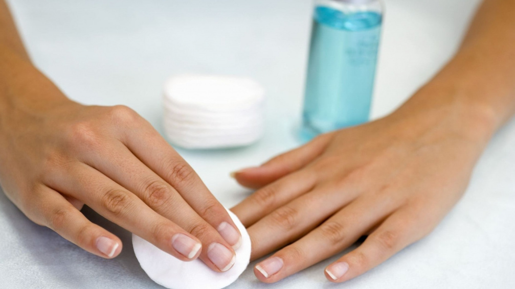 The Ultimate Guide: How to Remove Acrylic Nails Safely and Easily