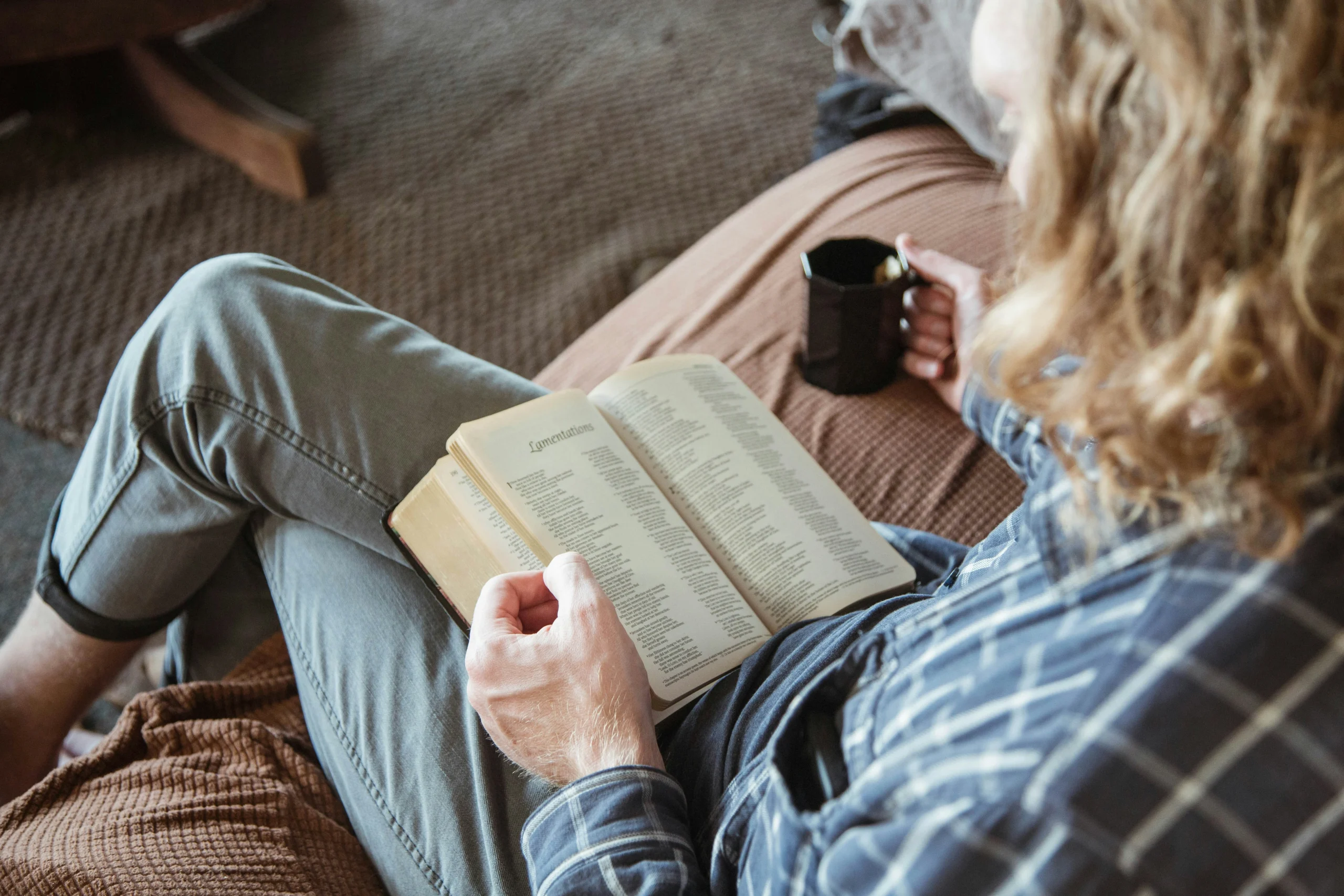 How to Get Out of a Reading Slump in 7 Steps